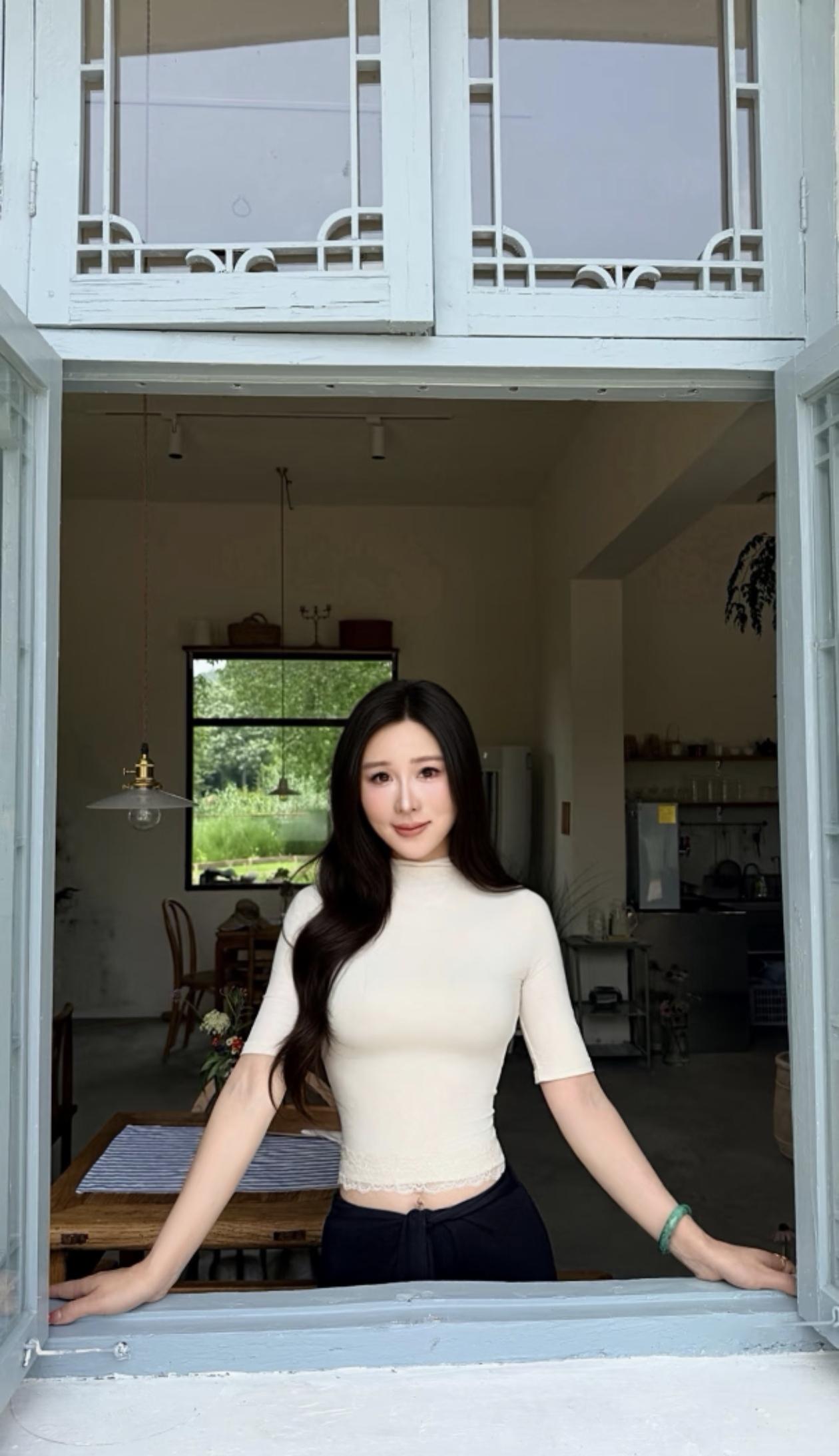 窗明几净，清新自然