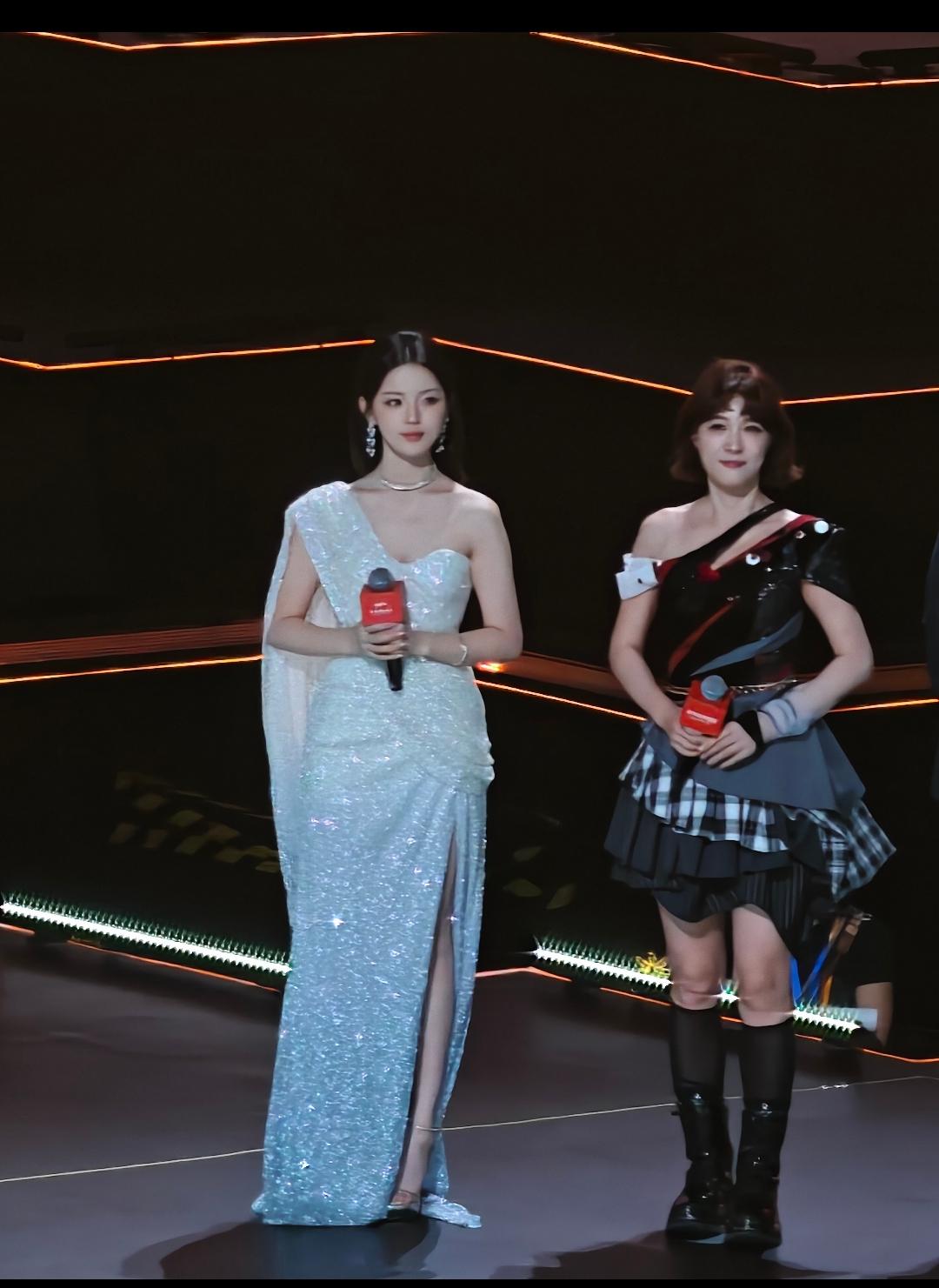 皮肤好，身材好，骨相好，五官好！！！素人底子就看出来很好了！！杨超越也属于中