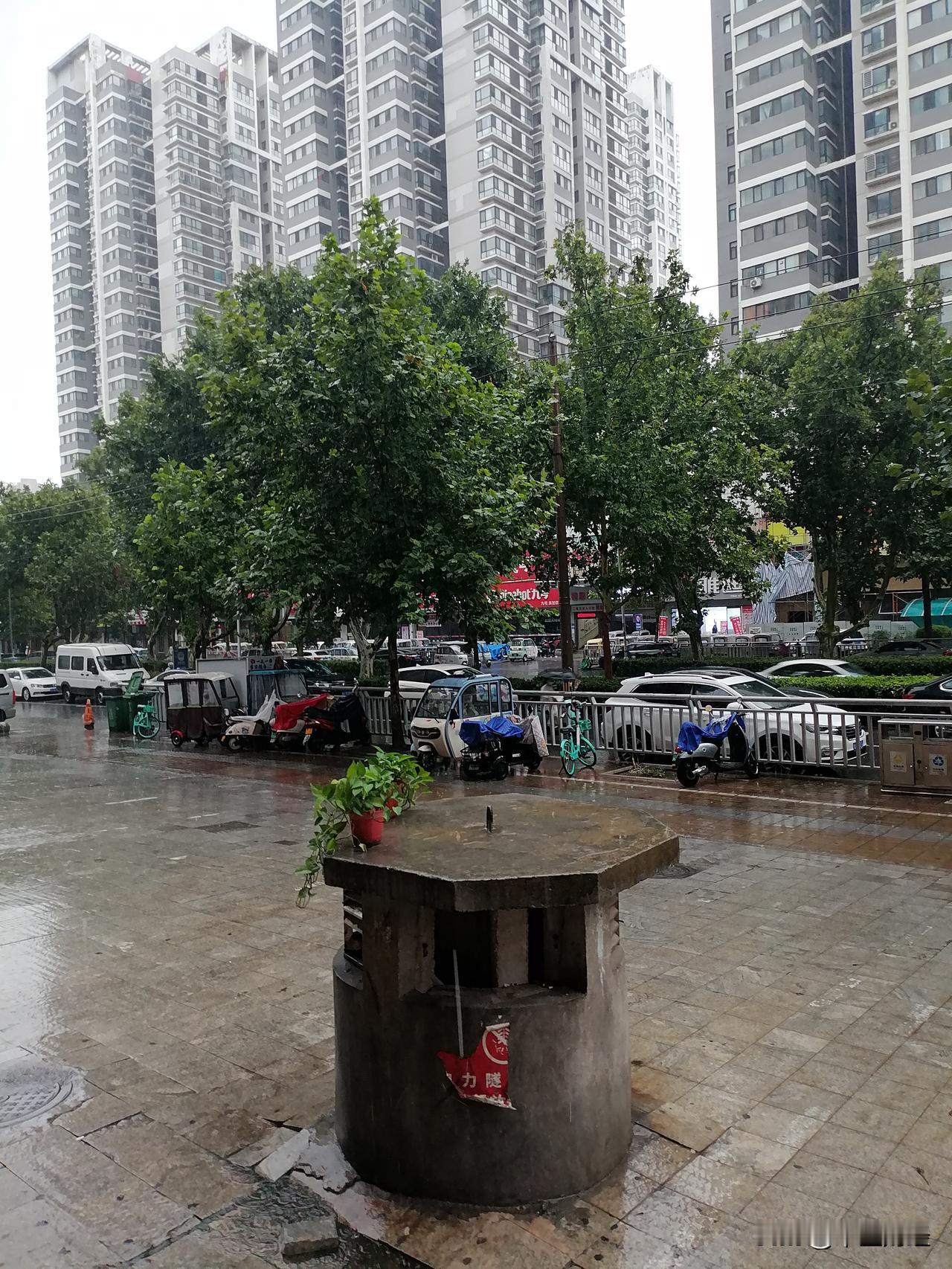 油车降价车企该给老车主退钱吗市场经济有涨有跌，买油车就是看中了油车的技术可靠和安