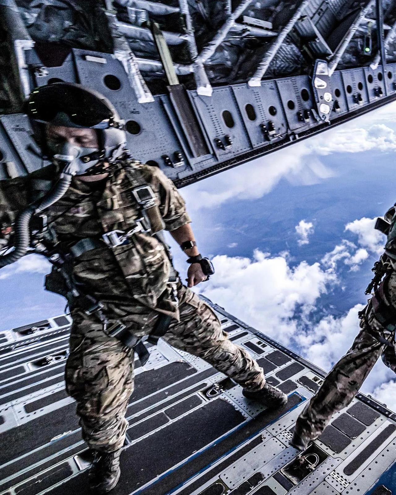 泽连基斯30多次反悔，变脸太快让普京死心，俄用炸弹说话！新华社消息，乌克兰总