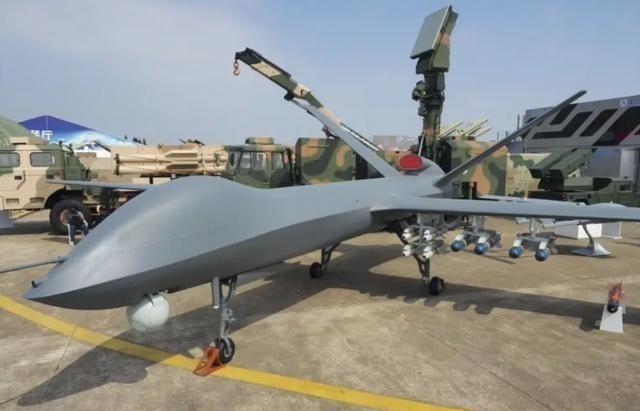 俄专家评价：中国很多武器性能超过美国，但都有一个共同缺点！中国造的新式武器越来