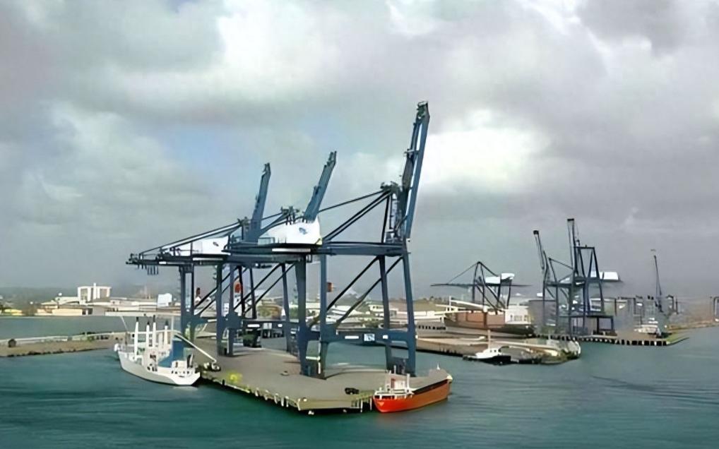 巴拿马这回恐怕是赌输了！强行撕毁租约，赶走香港长和，他们大概以为自己拿回了金饭碗