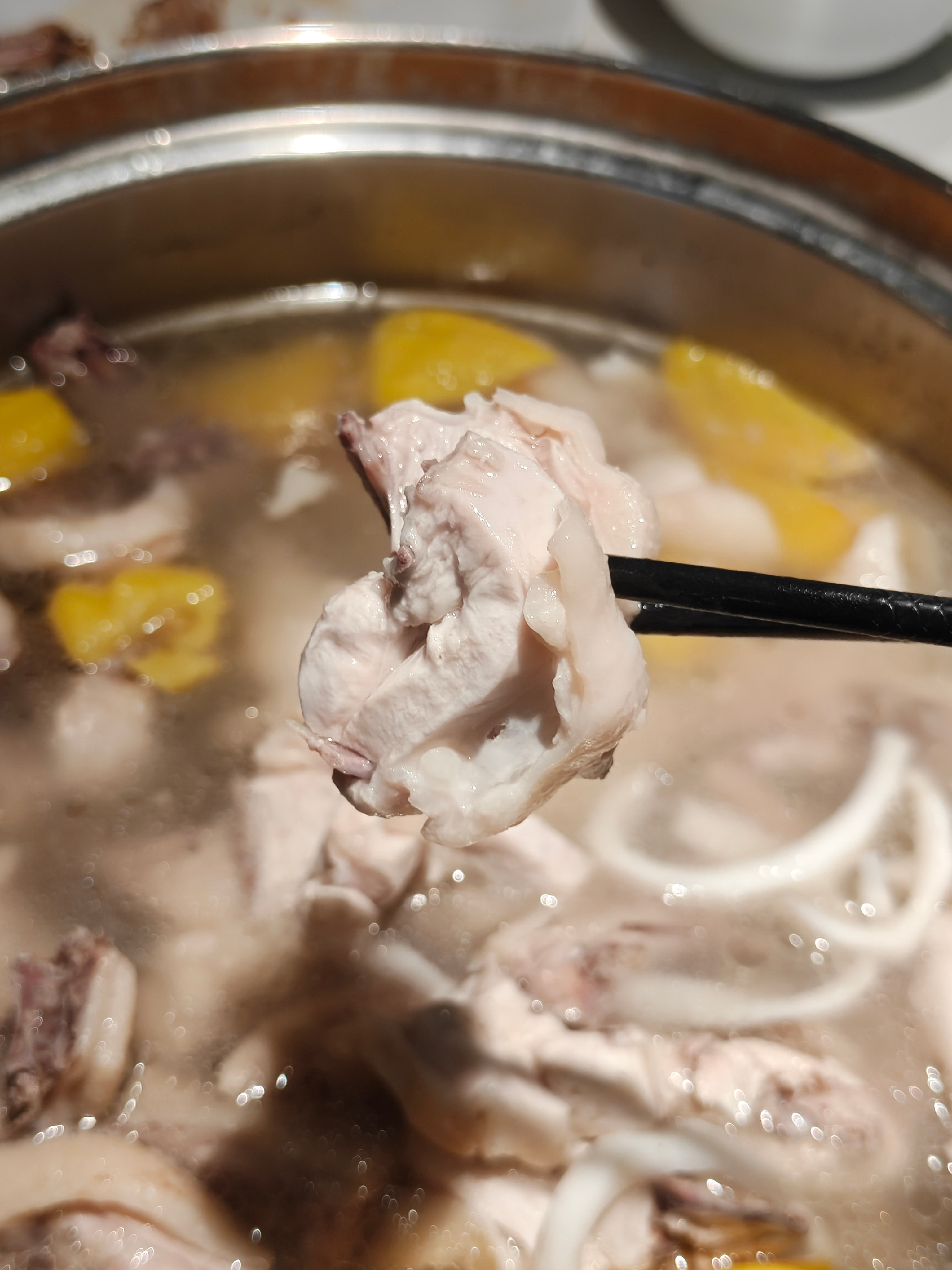 到底是谁发明的在椰子鸡里面放菠萝蜜天才！