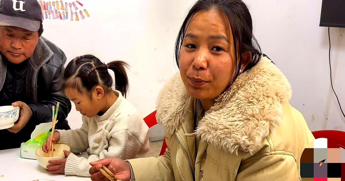 真TM把婚姻活成流量剧本了！现在网上吵翻了，有人说“这两口子是不是闲出屁？家