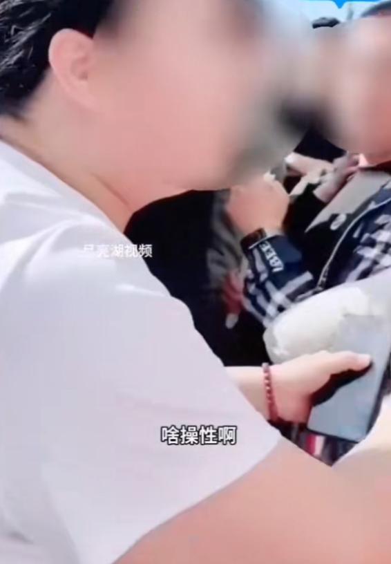 这位高考考生家长骂得太狠了!不查不知道，一查沉默了。高考，其实给了每个迟到的考生