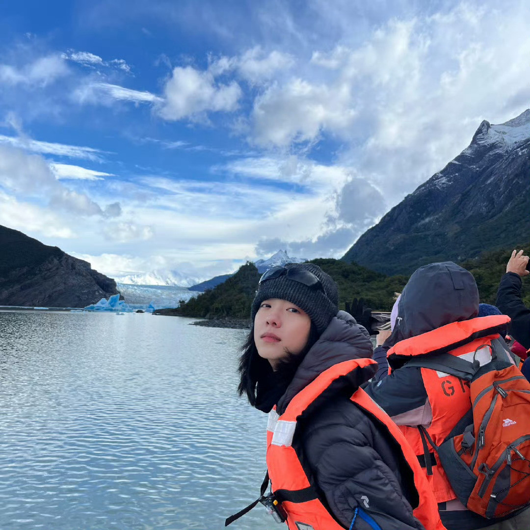 庄达菲是不是想念大自然啦！跑瑞士玩儿啦！！玩的开心