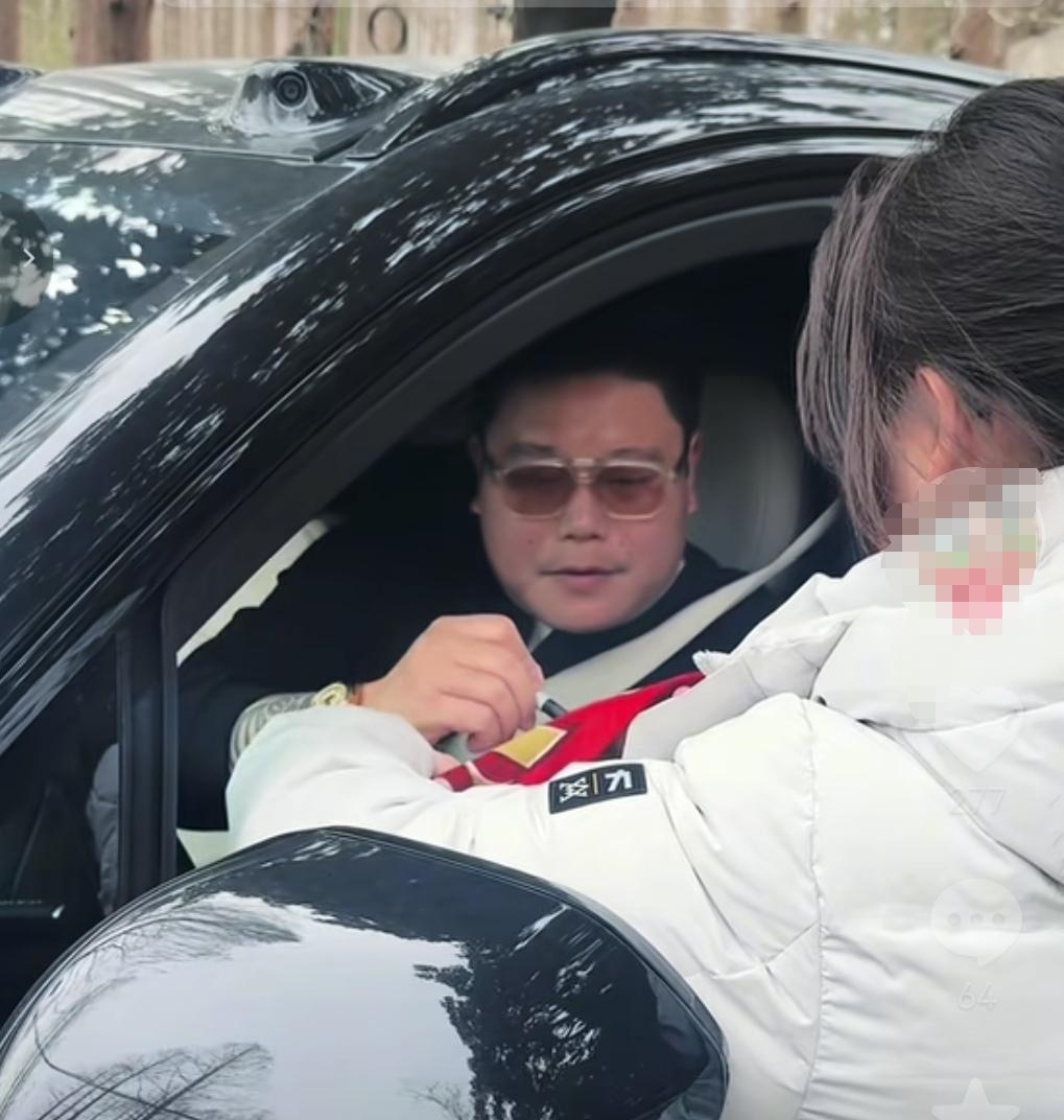 蔡慧康真的太暖心了！期待未来执教申花！昨天离开基地还热情的为球迷签名！可以看出球