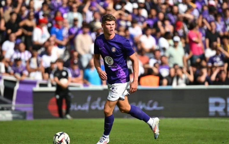 都灵体育报：科莫利最新的后防线引援目标是查理·克雷斯韦尔，这位尤文图斯新任CEO