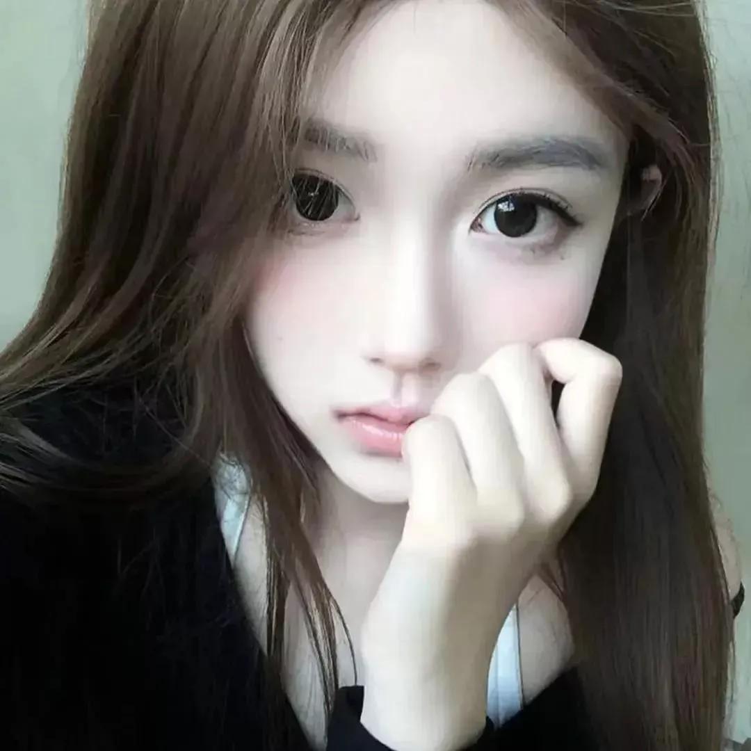 温柔眼眸，少女心事，轻抚心弦温柔美少女温柔少女温柔花漾少女少女心氛围纯真