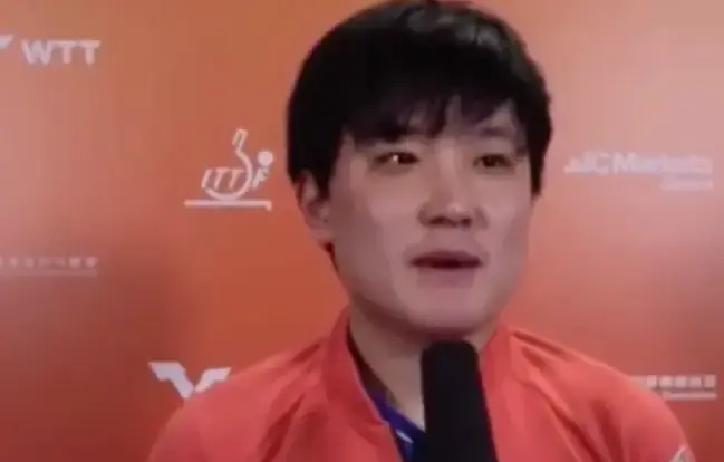 养了15年的儿子，突然让他穿上别家队服，亲手教他打败自己。张本智和的父亲在