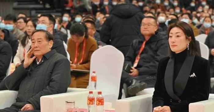 【娃哈哈：性格即命运】企业家不强势不行，成不了事儿。企业家过于强势，以至于性格偏