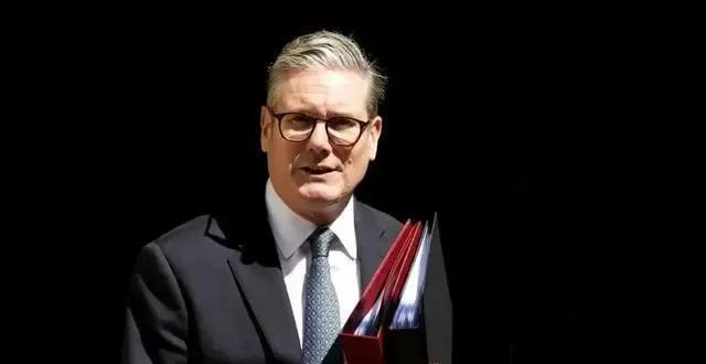 英国宣布全面进入“战备状态”要储存7000枚导弹增加12艘潜艇投入150
