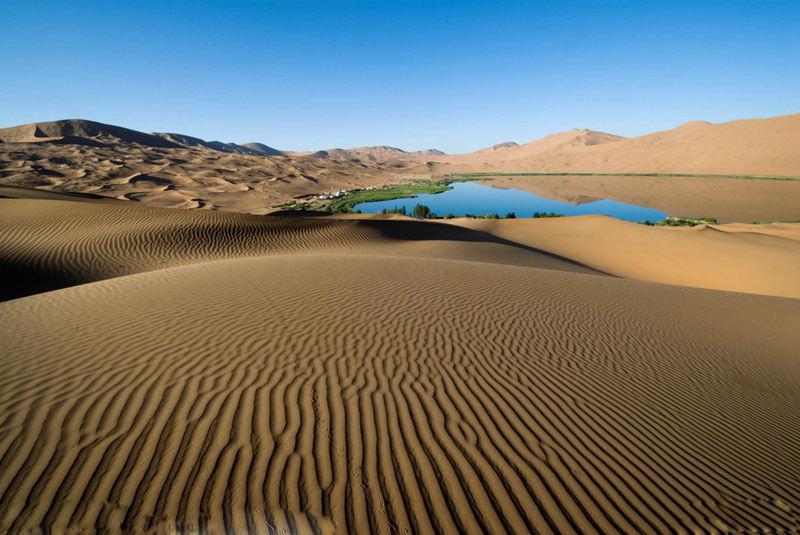 【我国南疆塔克拉玛干沙漠发现两处大型地下水水源】消息一出，不少网友都在关注，这片大沙漠里面找到地下水