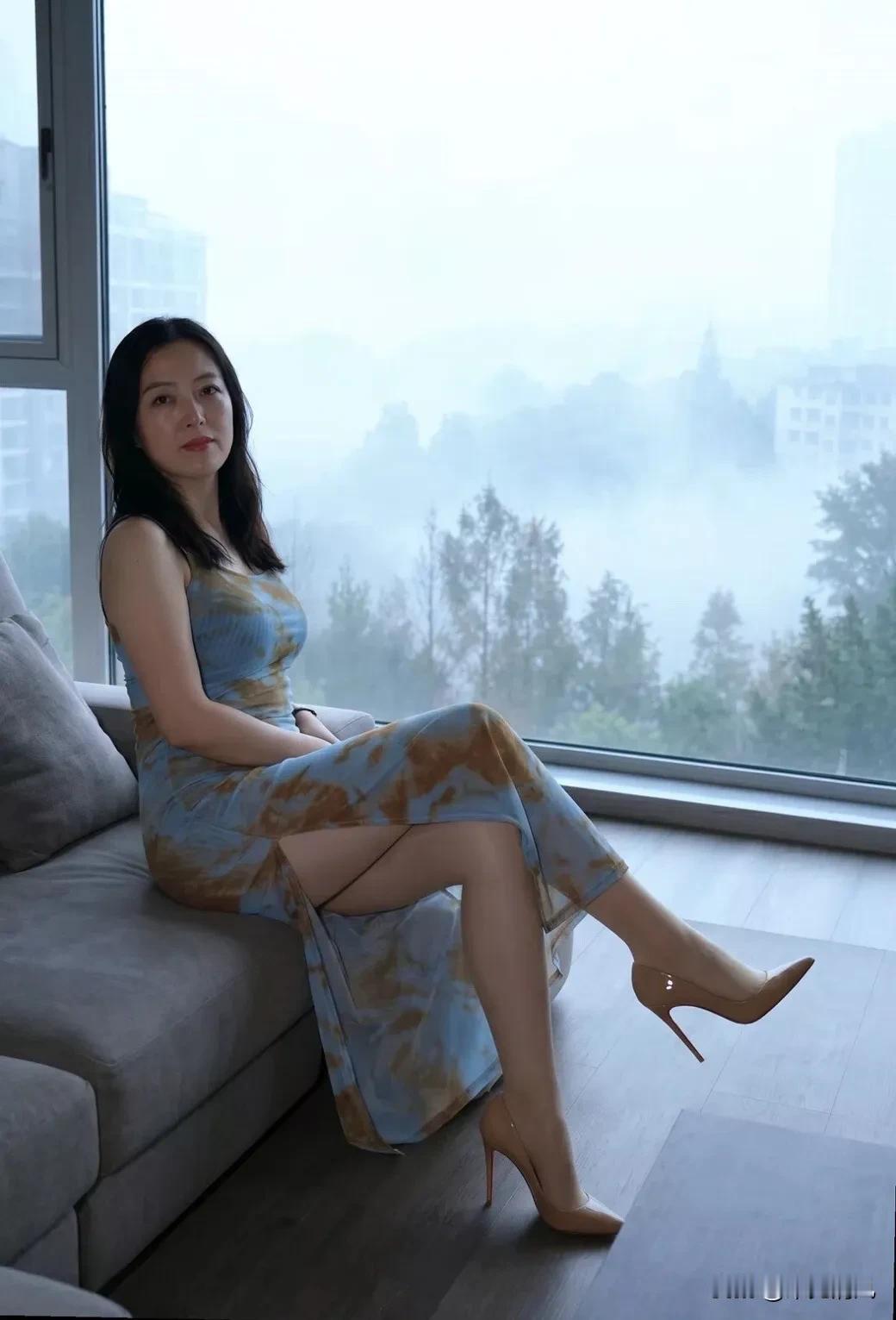 男人越早醒悟越不吃亏：女人对你强势，未必只是脾气差，有可能是从心底瞧不上你。
