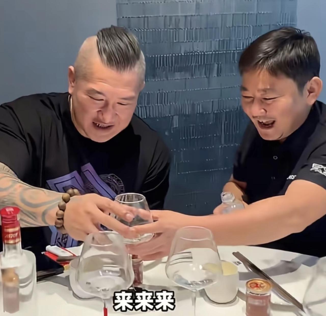 听到张雪的这段话，鸡皮疙瘩都起了。当馆长说，你对中国整个机车行业做了贡献，张雪说