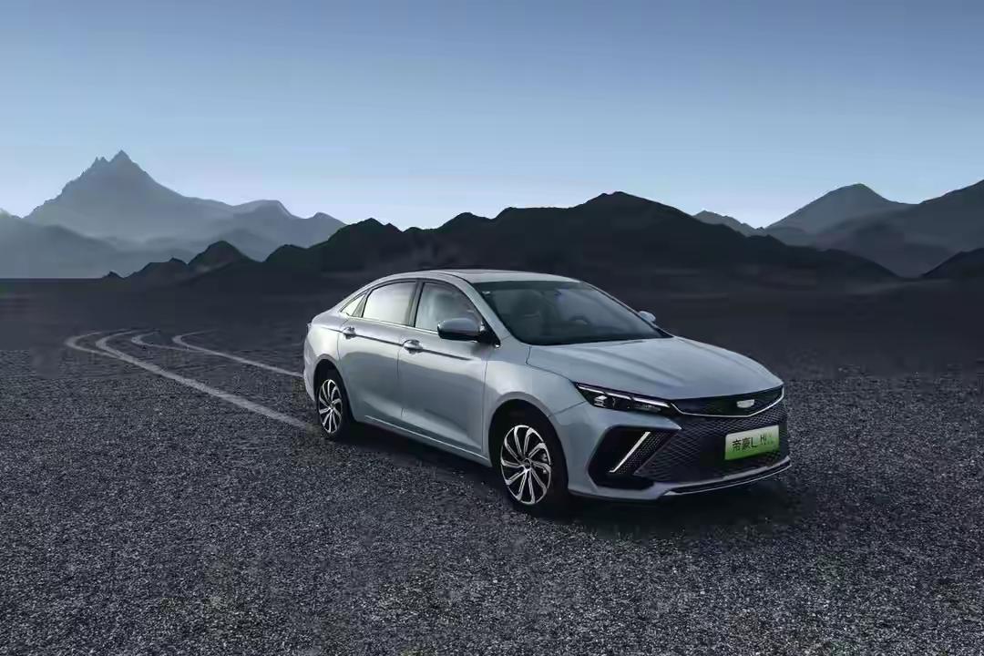 比亚迪、长城、吉利，三家插混开起来完全不是一回事。最近跟朋友换着开了几天，发