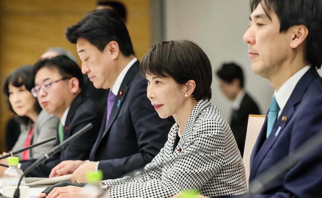 日本找朝鲜，喊话中国，这件事儿，咱们得从朝鲜方面的最新表态说起。当地时间23