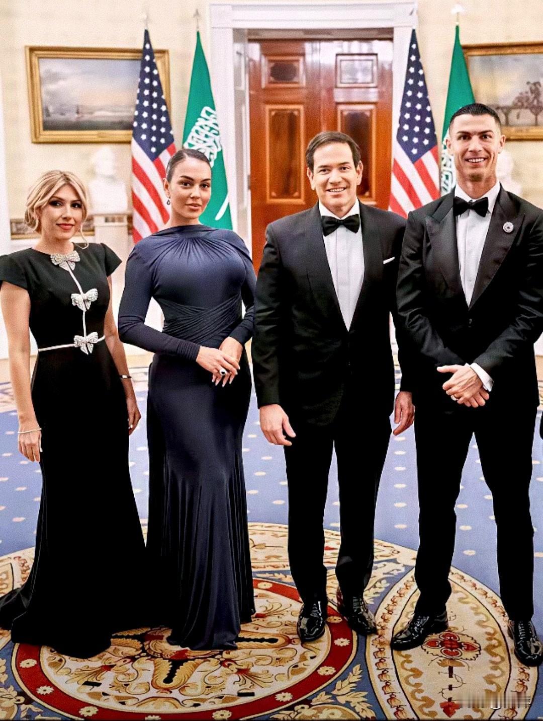 C罗女友乔治娜这身材太棒了！