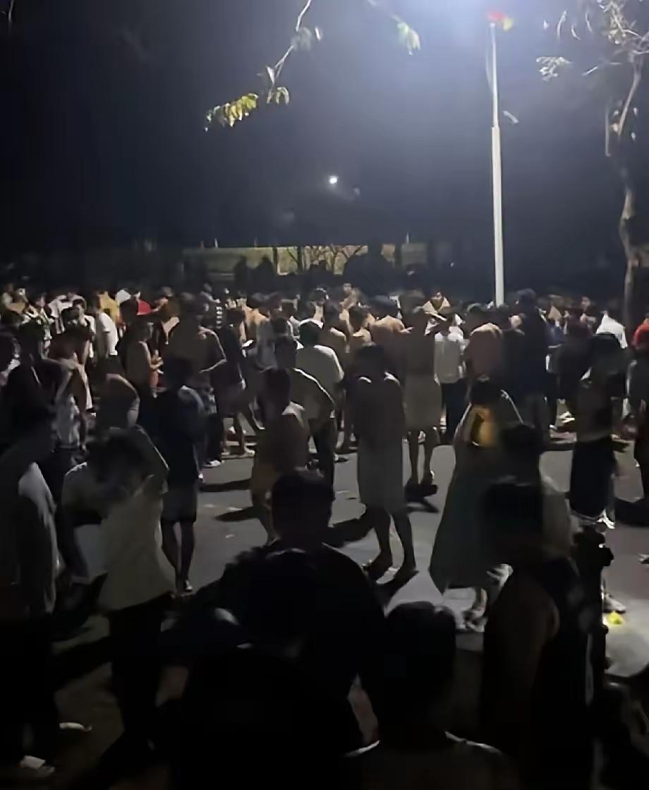甘肃地震给所有人敲了个响警钟：手机和钱真没那么重要！以前总听人说遇事要揣好