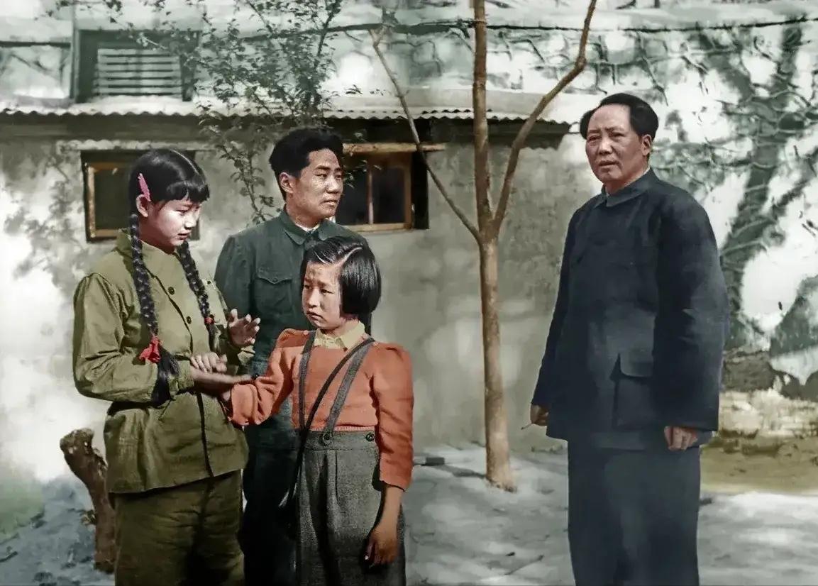 毛岸英和刘思齐青春飞扬，幸福美好时光总是那么短暂！毛岸英却毅然辞别新婚妻子，入朝