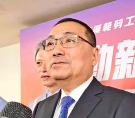 侯友宜跳出来了。国民党为了“军购案”彻底吵翻了天。新北市长侯友宜昨天公开表态