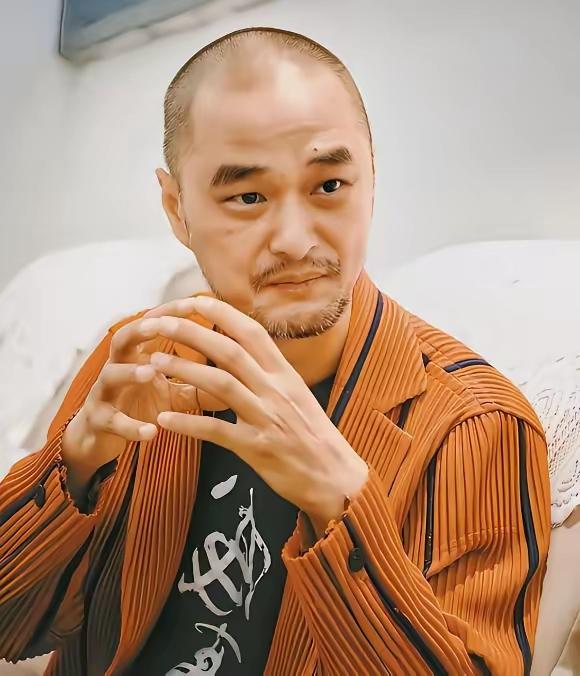 “我就是好色，我当妇科医生，我能光明正大地看女人。”说这句话的人是一位29岁的医