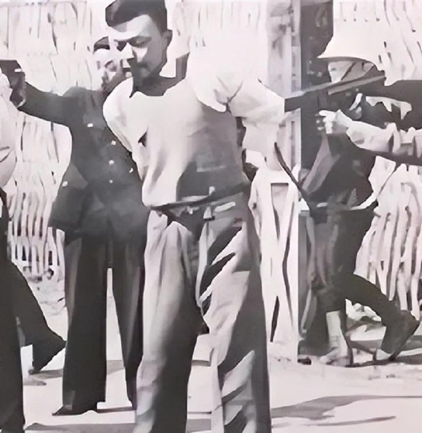 1941年，地下党员宋更新被敌人拖到野外枪毙，敌人对他连开3枪，其中1枪打中了他