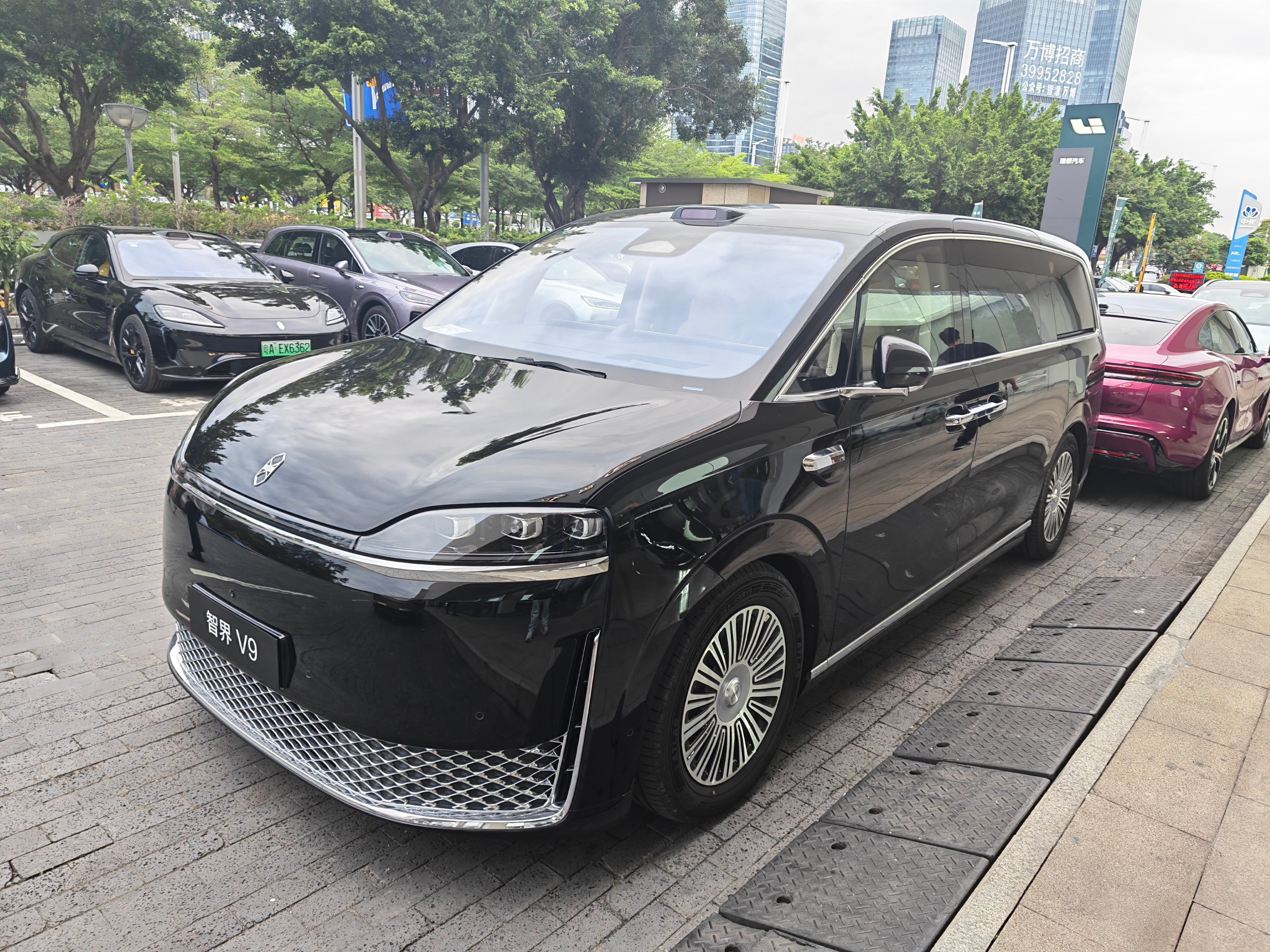 智界V9给我的感觉，高端、大、还便宜