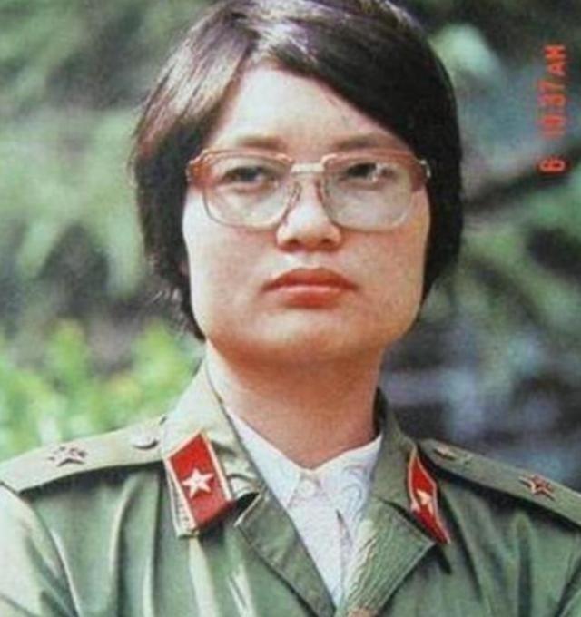 1986年，23岁女医护刘亚玲以回家探亲为由，向医院请假，谁知她居然偷偷溜到了老