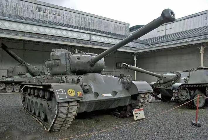 1954年，一位刚撤下火线的美国少校在日记里写下这样一句话：“以前我们怕的是他们