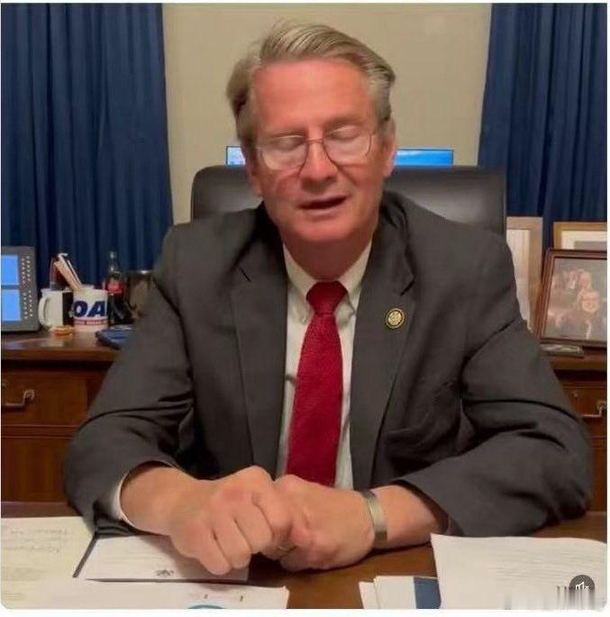 重磅突发：民主党阻止爱泼斯坦名单公布。众议员蒂姆·伯切特提出将爱泼斯坦档案提交众