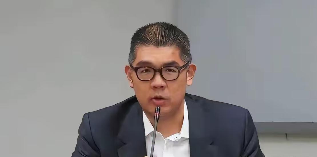 连胜文不满郝龙斌的“暗独”行径，辩论会中途愤然离场！在近期，郝龙斌发表了一系列不