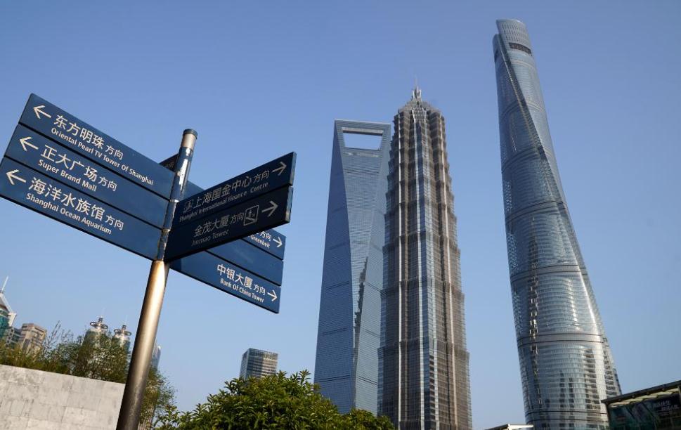 中美之间，已经没有回头路了。美国已经勒住中国经济的咽喉；而中国也正对着美国的