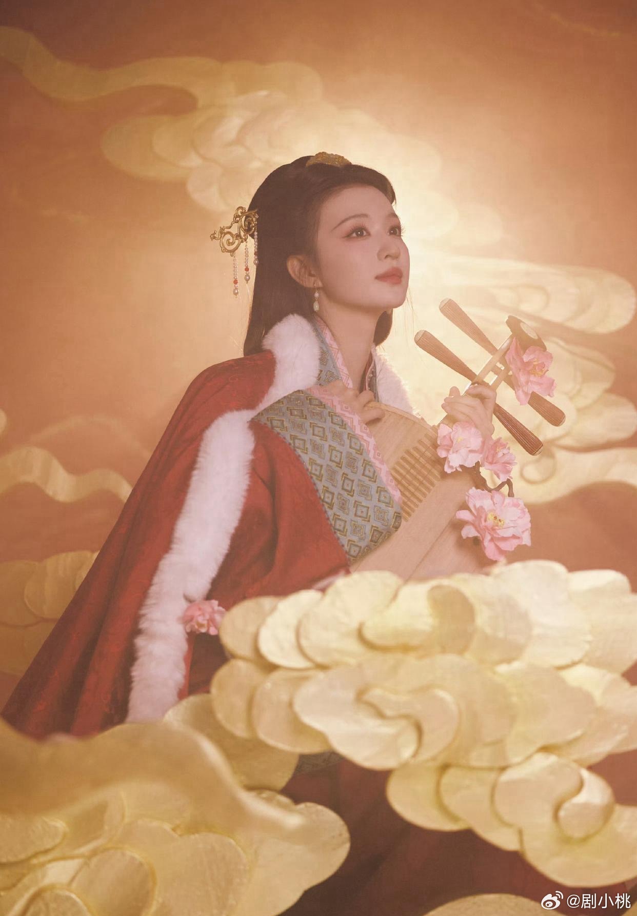 1.邓超网速特别慢，也不知道网上什么火，他管手势舞叫手指舞。2.王源特别爱吃鱼，