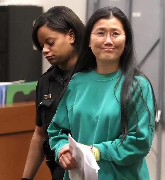 北大化学才女李天乐：潜伏在顶级药企工作十年，她利用职务之便，将其清华丈夫一点点“