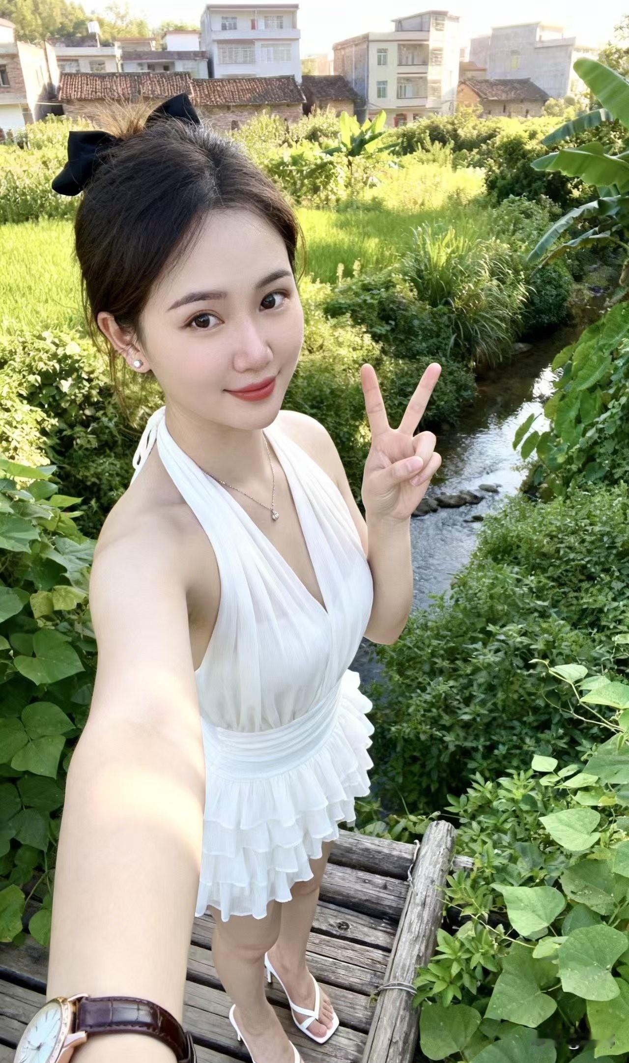 竹林深处见，笑语闹春光。一人发表一句今天的感悟