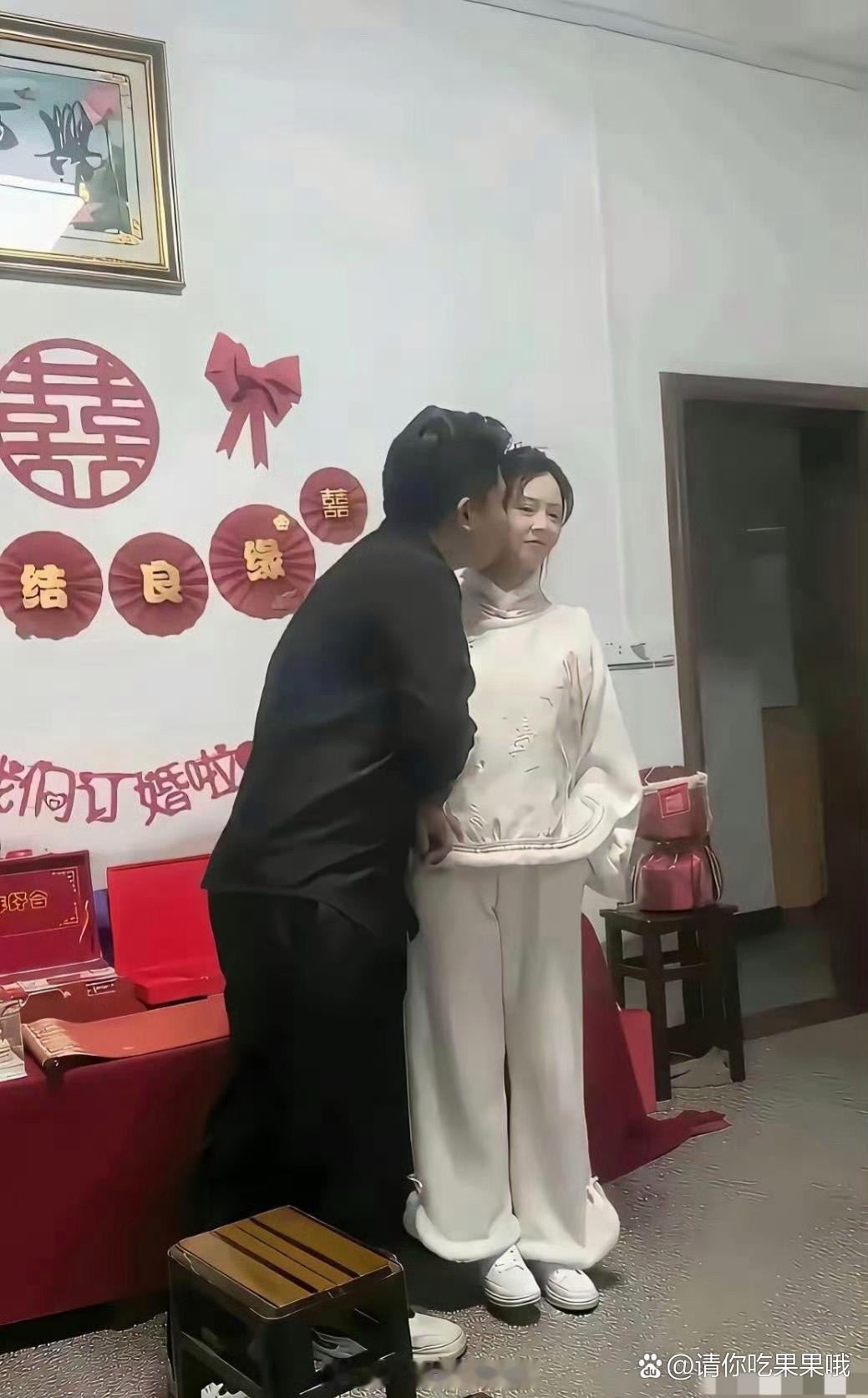 不懂就问，订婚后可以同居吗