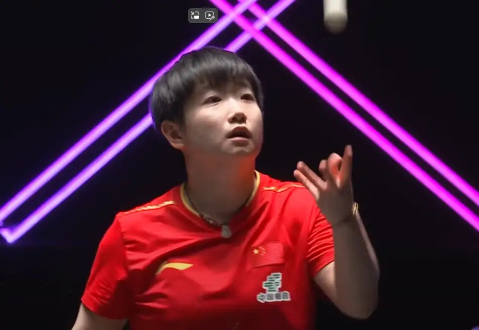 随着孙颖莎4-3王曼昱夺冠，女单世界前五更新如下1、孙颖莎（卫冕冠军）：卫冕成功，获得1000冠军积