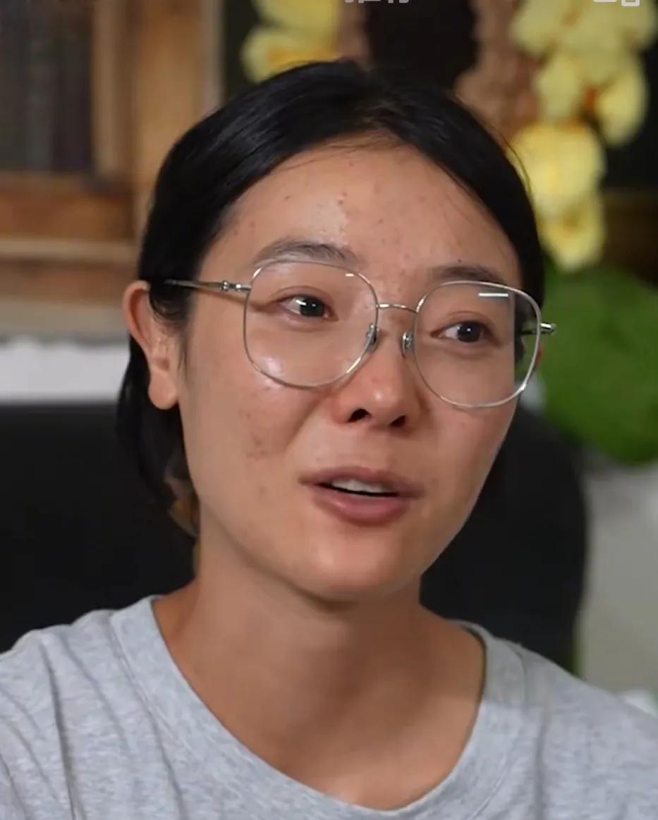 破防了！河南姑娘卖菜被全村老人投喂，网友：这才是中国人的浪漫河南新乡姑娘李福贵
