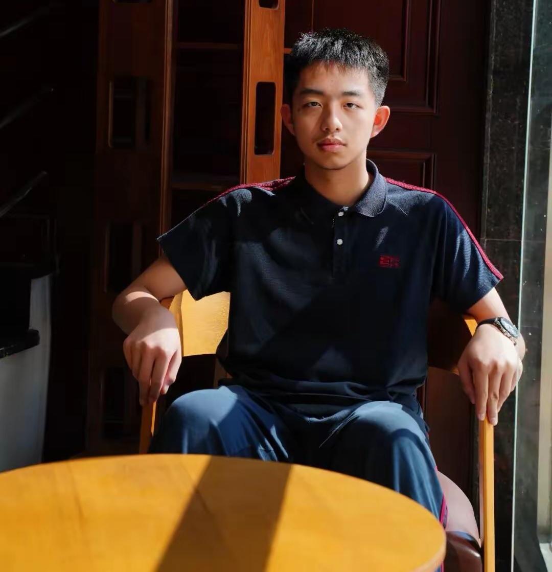 今年高考全国唯一的数学满分被浙江温州乐清市知临中学的徐可同学拿下了。有一说一，