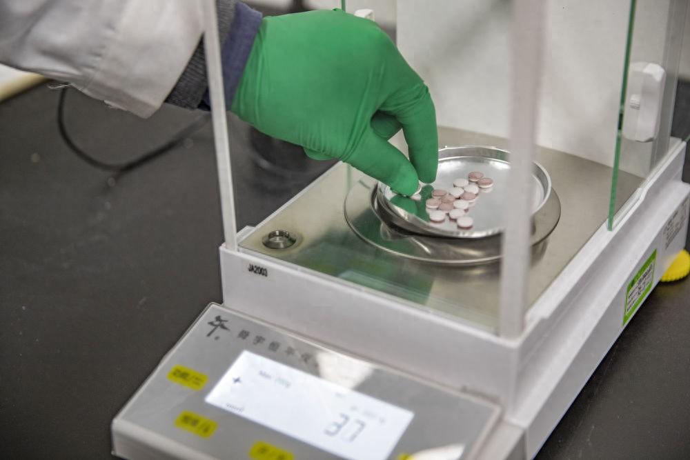 18个月，260万美元，一款治肺纤维化的新药进了临床。传统制药的人看到这个数字