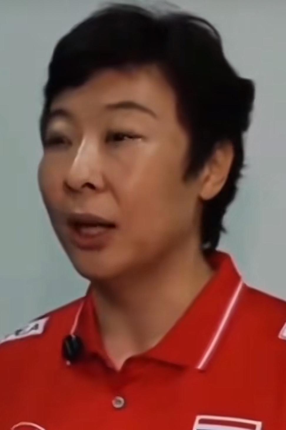 原中国女排队长现任泰国女排技术顾问冯坤，亚运会接受采访，评价中国女排表现时