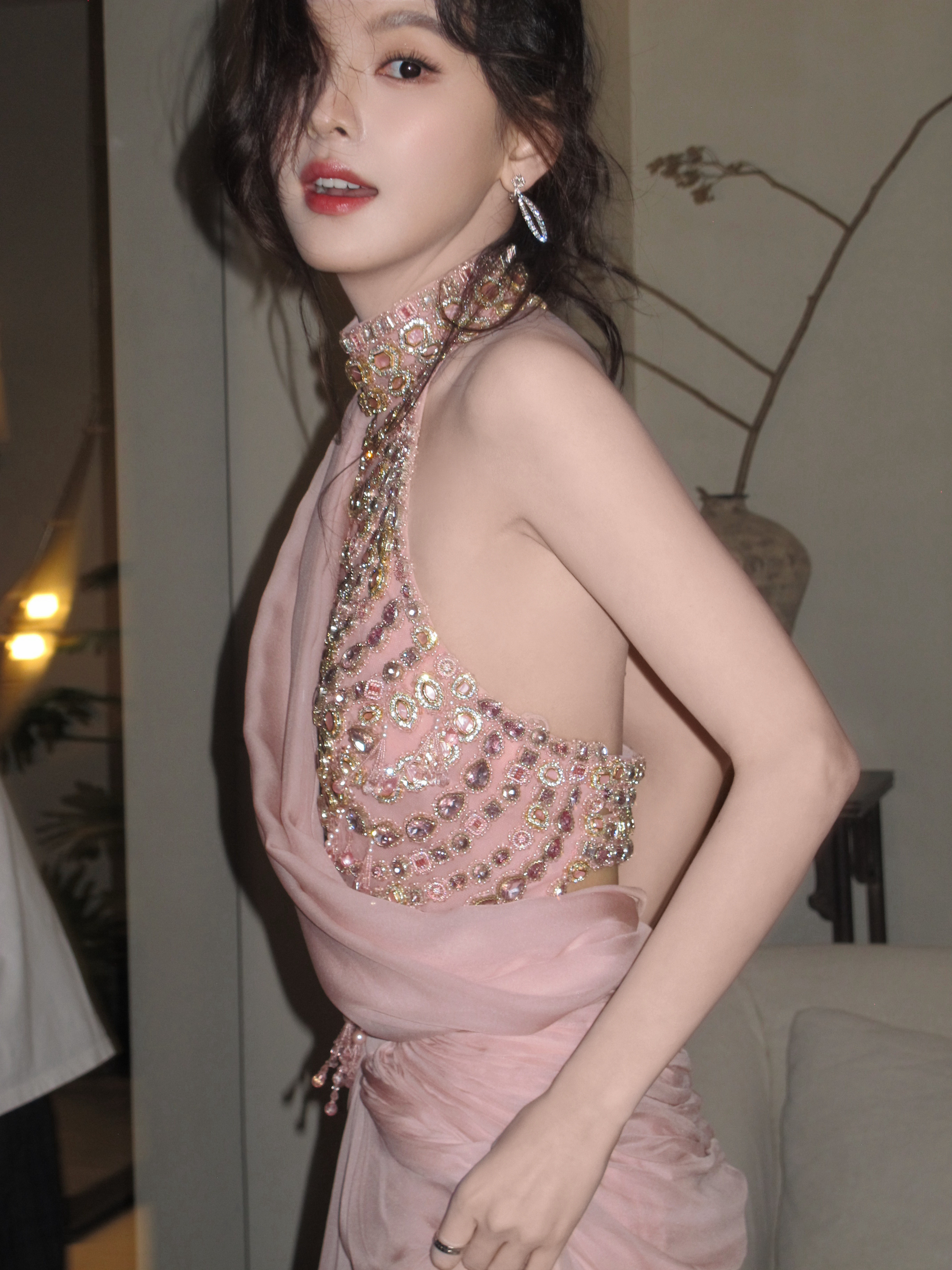 章若楠品质盛典入场章若楠电视剧品质盛典出图📷