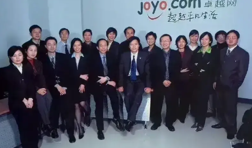 雷军弄丢了卓越，失去了米聊，但他终究还是紧紧握住了小米。注定要成功的人，总会