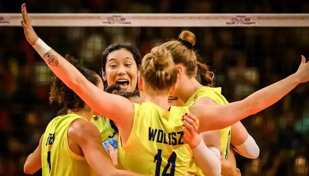 别再争论“朱婷还行不行”了。刚才世俱杯她扣下最后一分，数据已经终结了所有讨论。