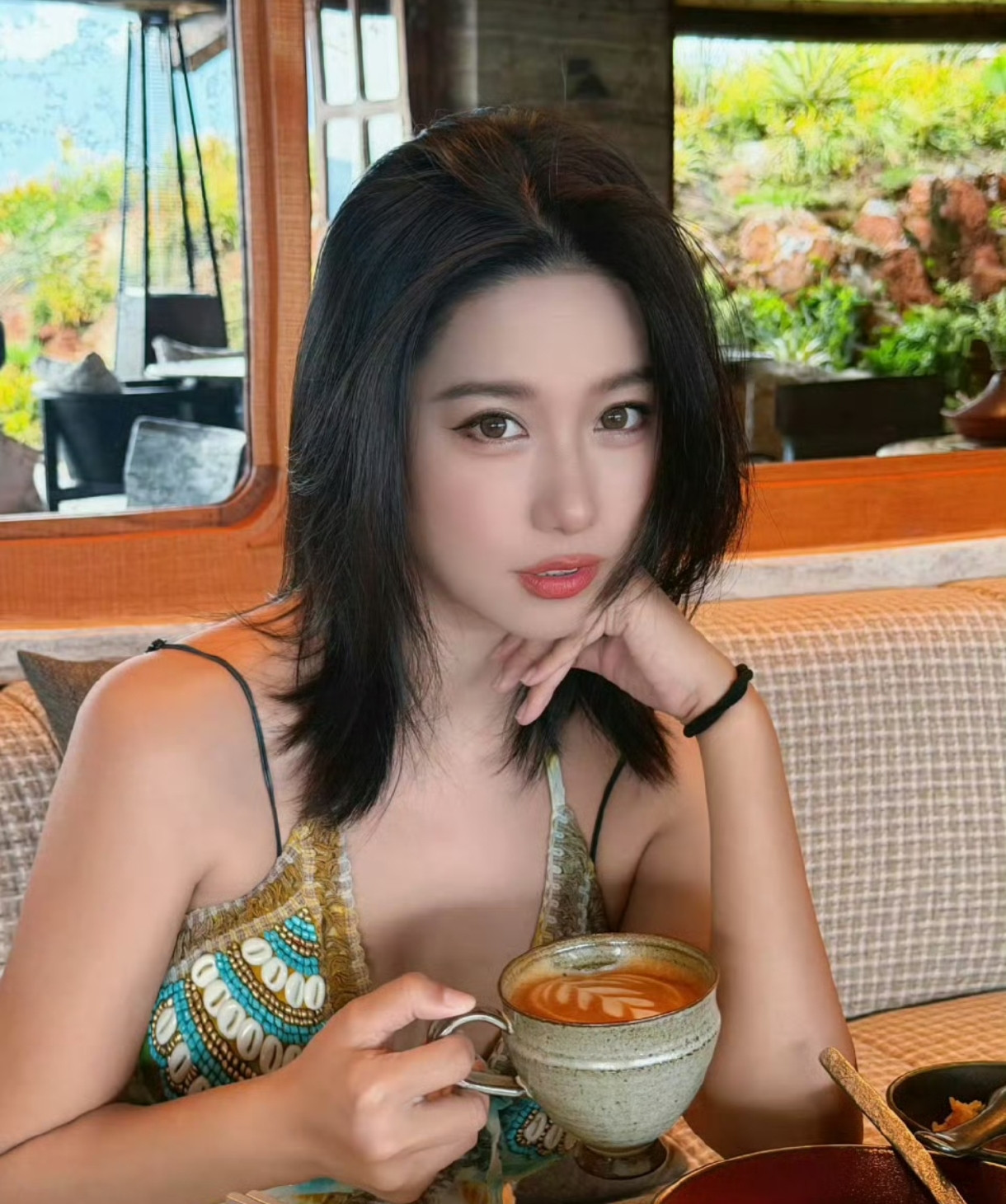 网传李蠕蠕恋上95生！网友调侃：到底是谁捡到宝了