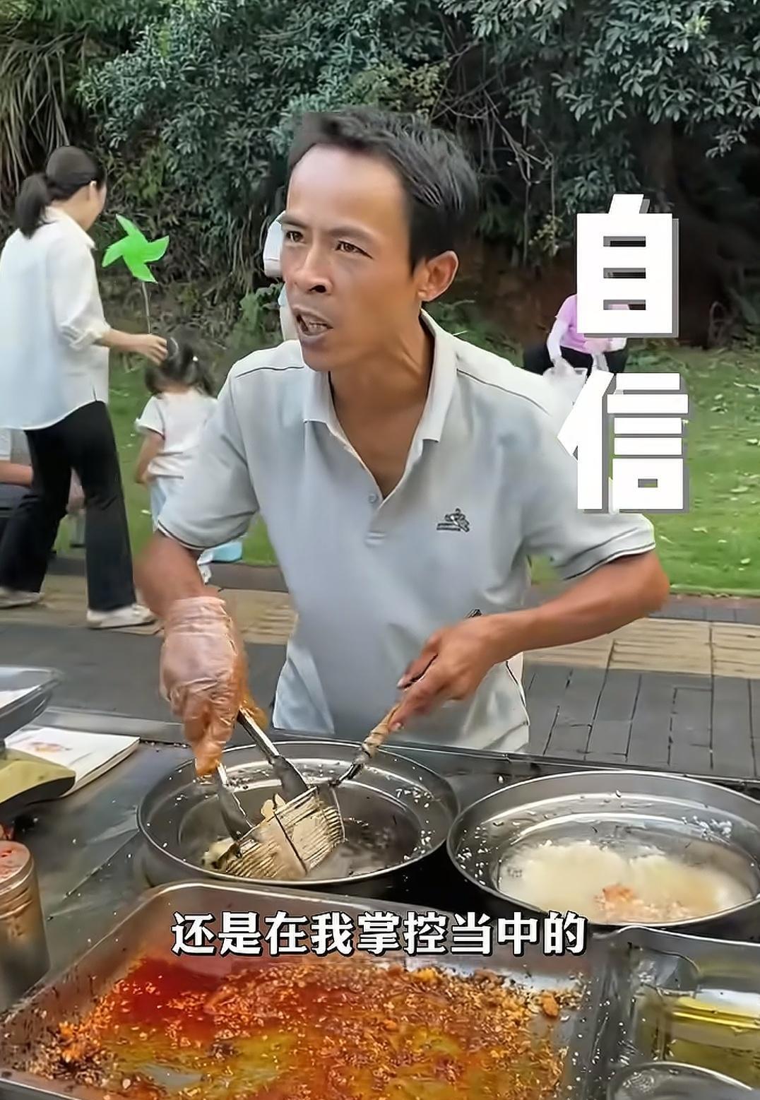 #从“鸡排哥”看真诚经营是否能换来长久口碑#鸡排哥为何火的原因，就是