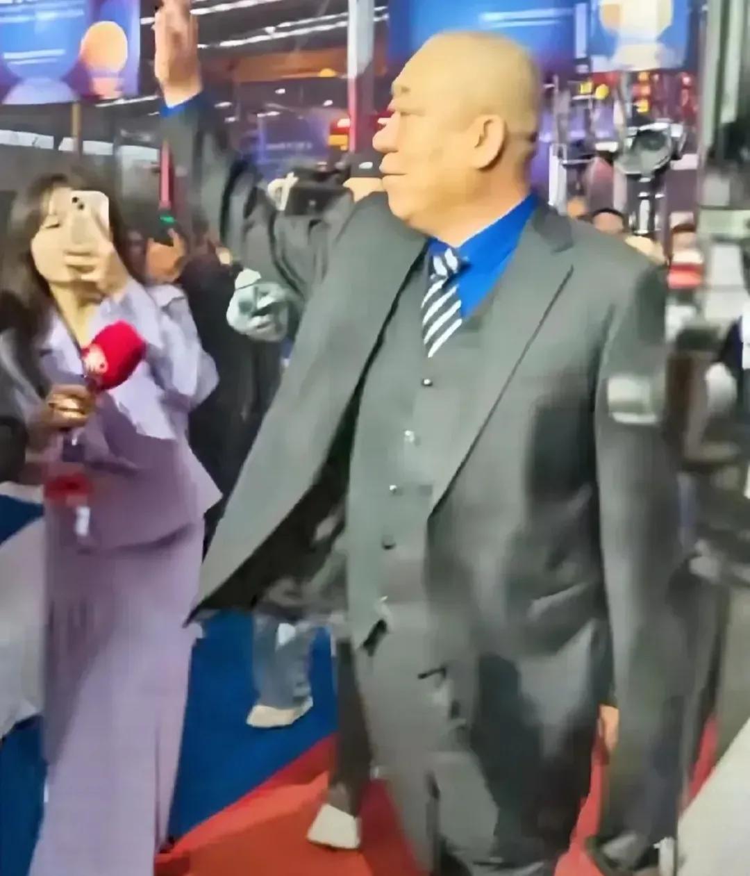 中秋宴上，他给万名员工父母发了超1000万2025年中秋，河南矿山集团的厂区