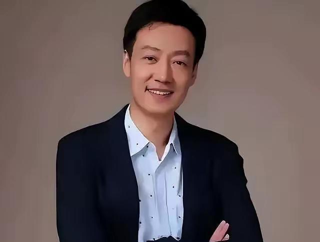 自朱媛媛离世后，辛柏青便彻底淡出公众视野，社交媒体账号至今未有任何动态，哪怕是一
