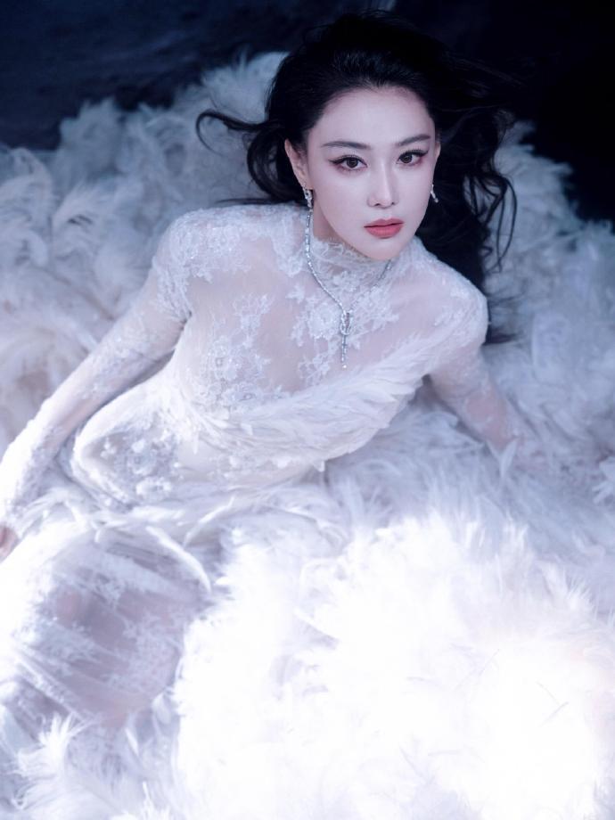 张馨予满屏美貌张馨予满屏美貌真的看得我眼睛都快要挪不开了呀，咱们的姐姐有冲击